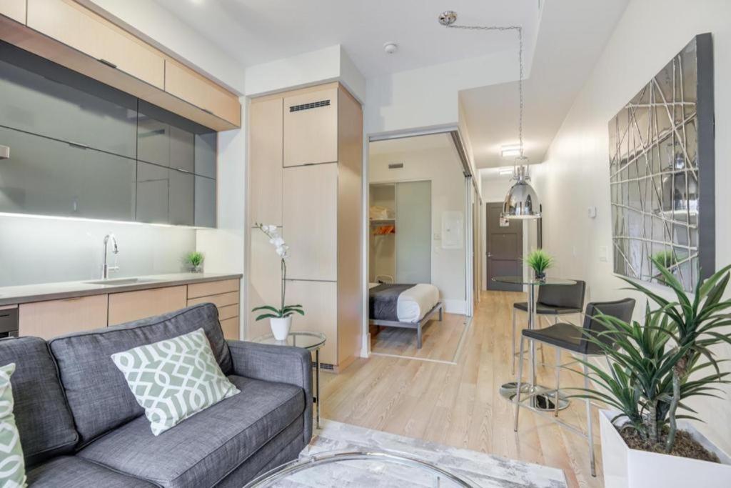 Metropolis Loft - Cn Tower Apartment Торонто Екстериор снимка