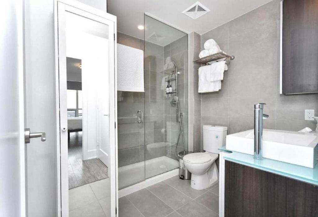 Metropolis Loft - Cn Tower Apartment Торонто Екстериор снимка
